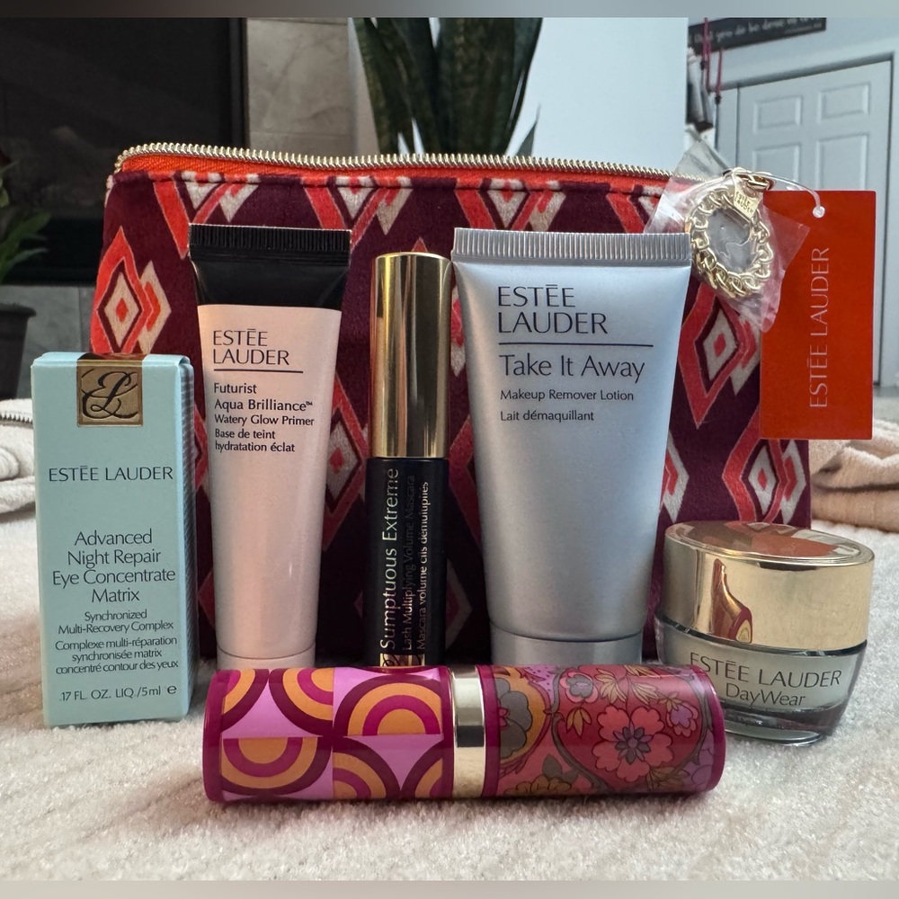 Estēe Lauder 7 piece gift set